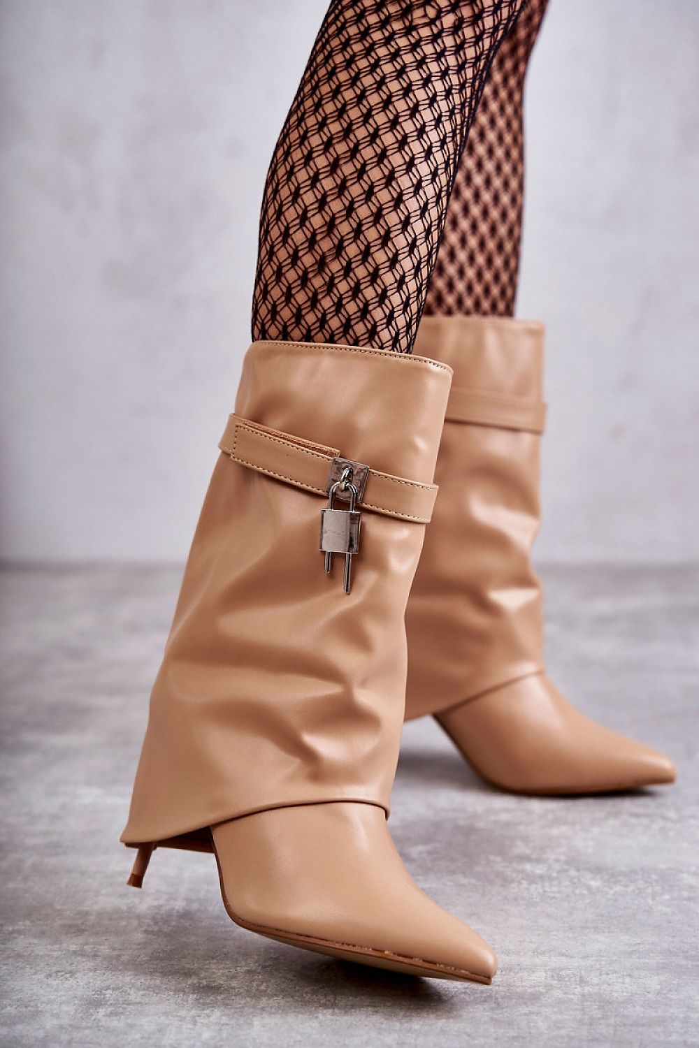 Heel boots Step in style