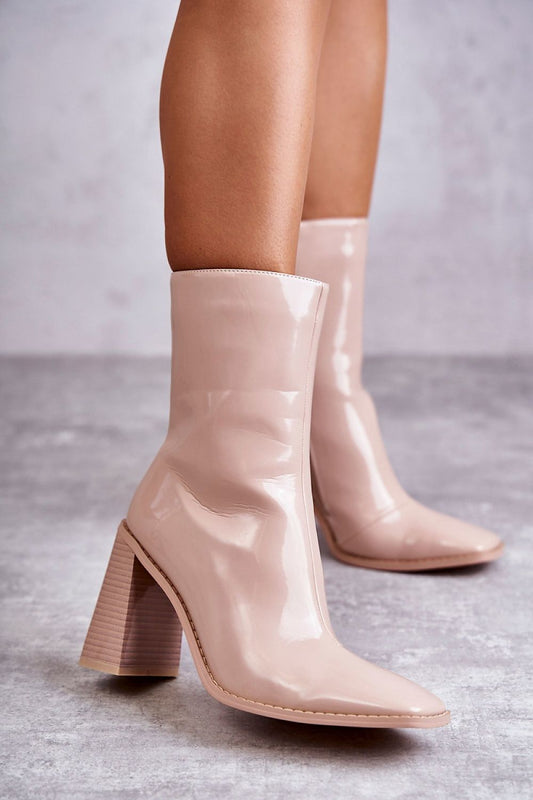 Heel boots Step in style