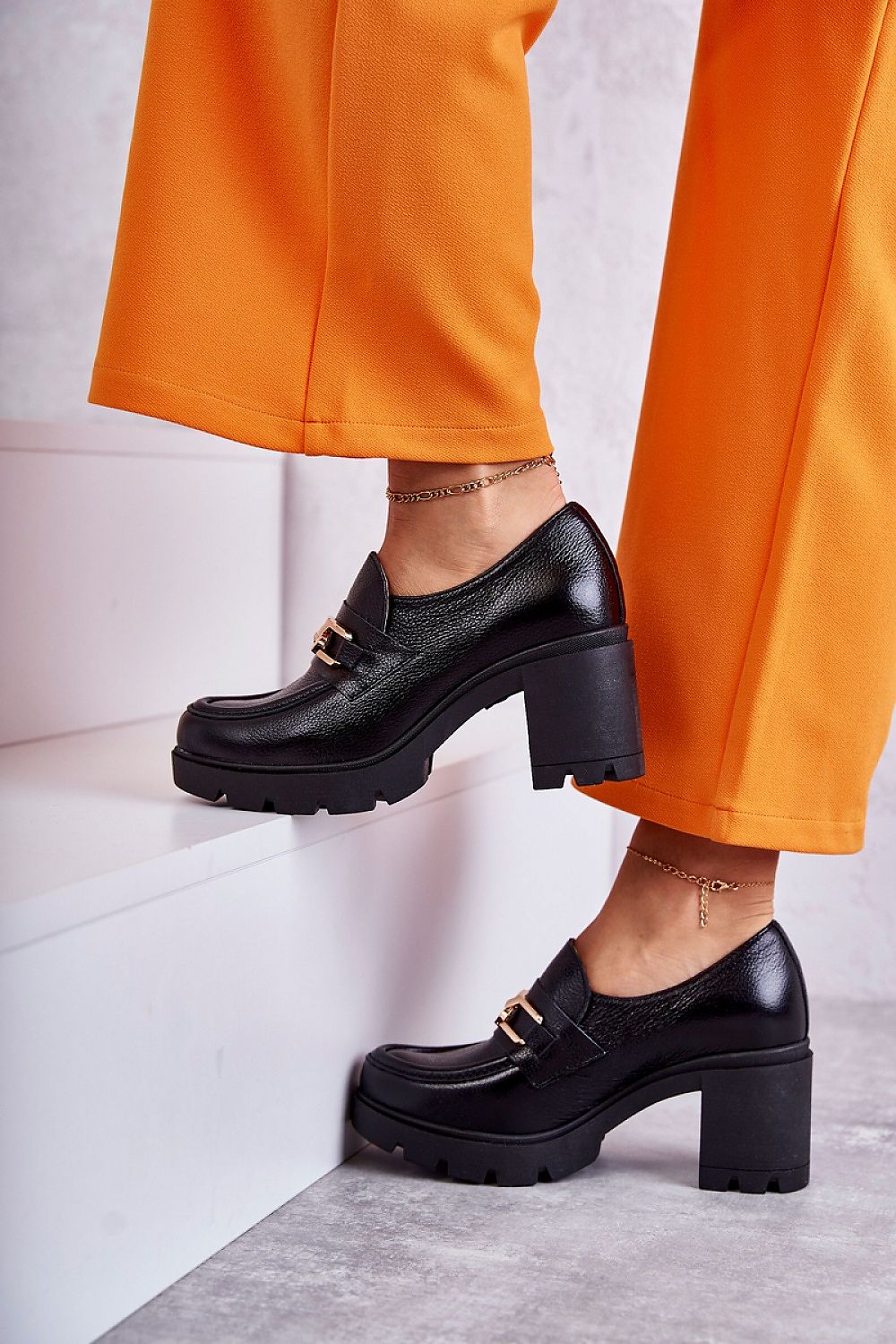 Heeled low shoes Step in style