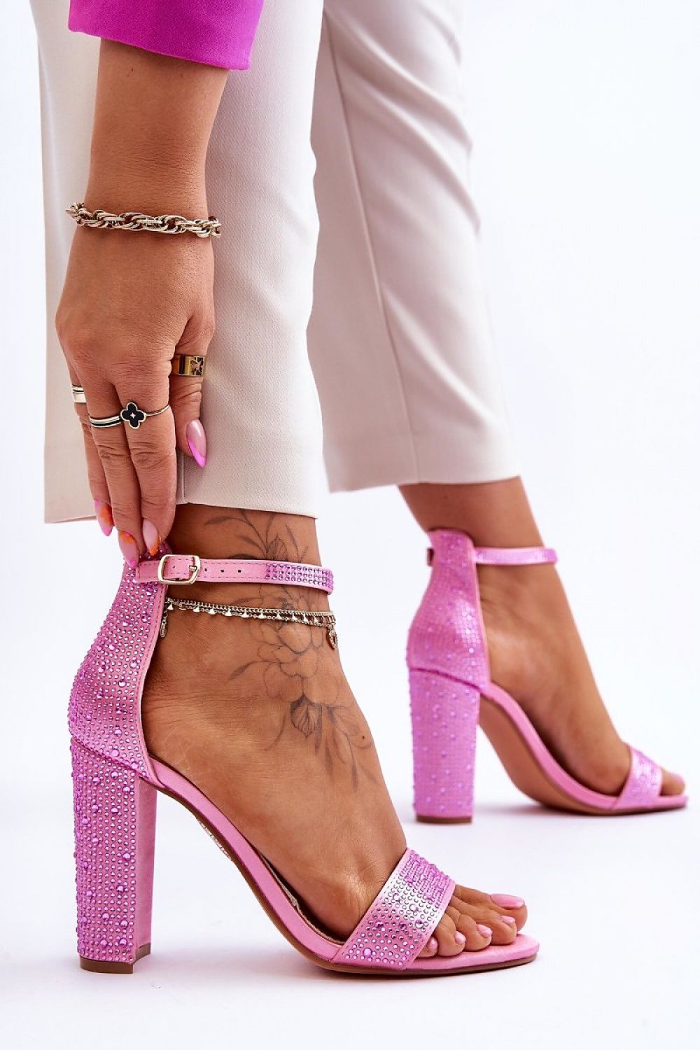 Heel sandals Step in style