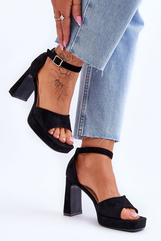 Heel sandals Step in style