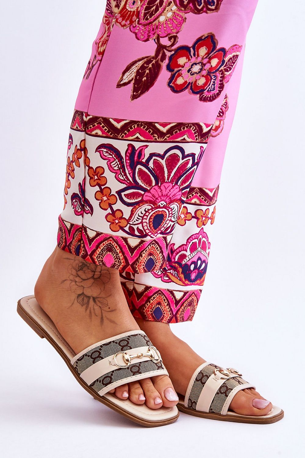  Flip-flops model 180648 Step in style 