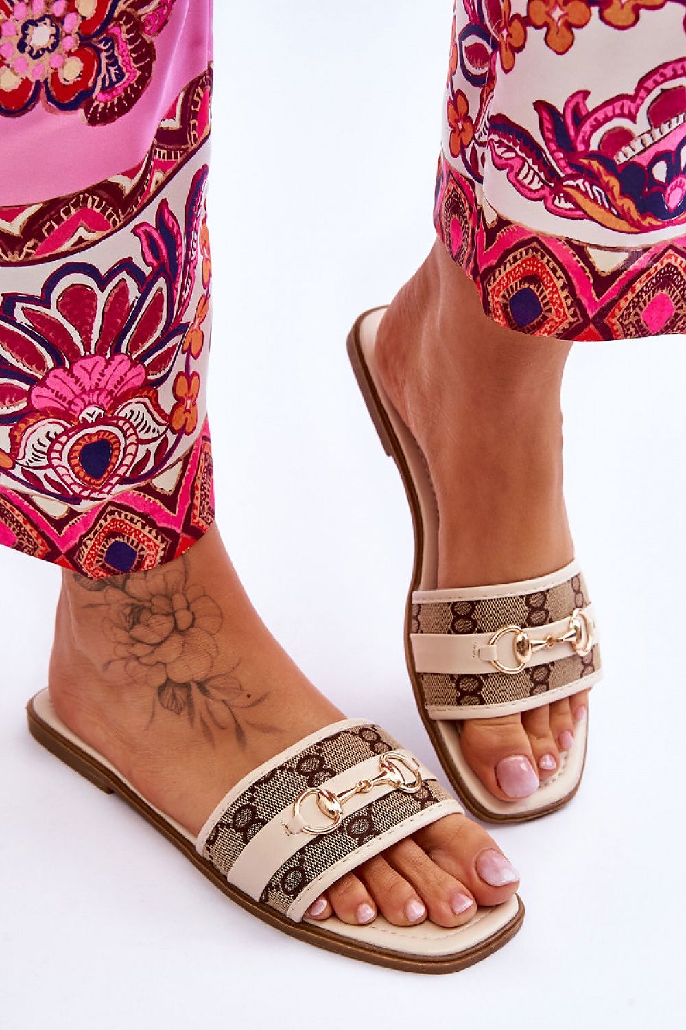  Flip-flops model 180648 Step in style 