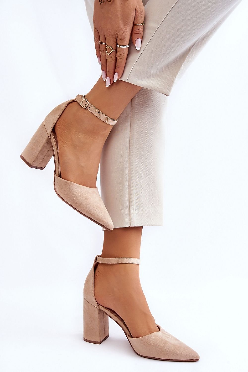 Block heel pumps Step in style