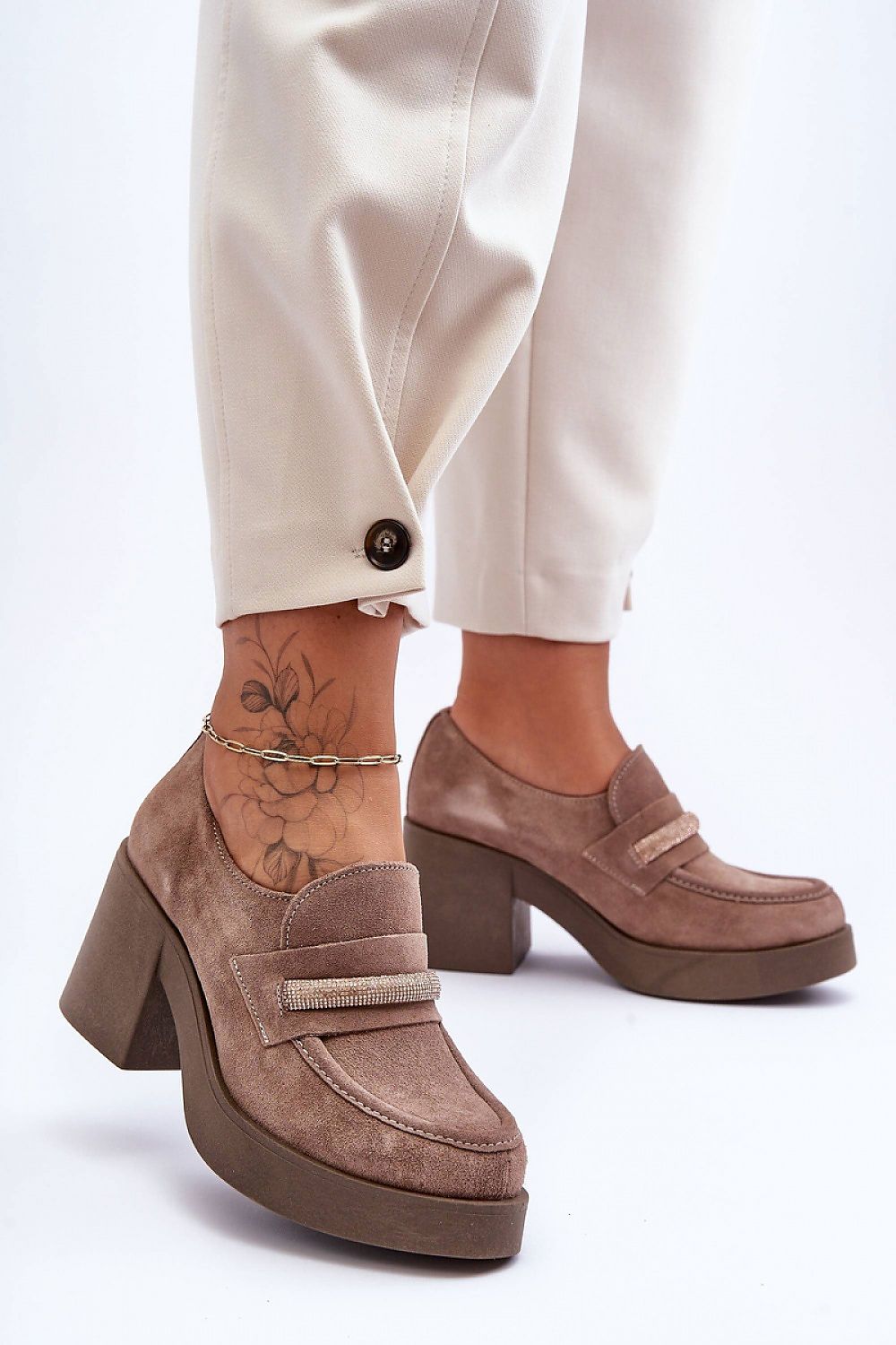 Heeled low shoes Step in style