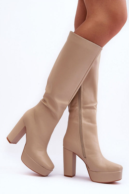 Heel boots Step in style