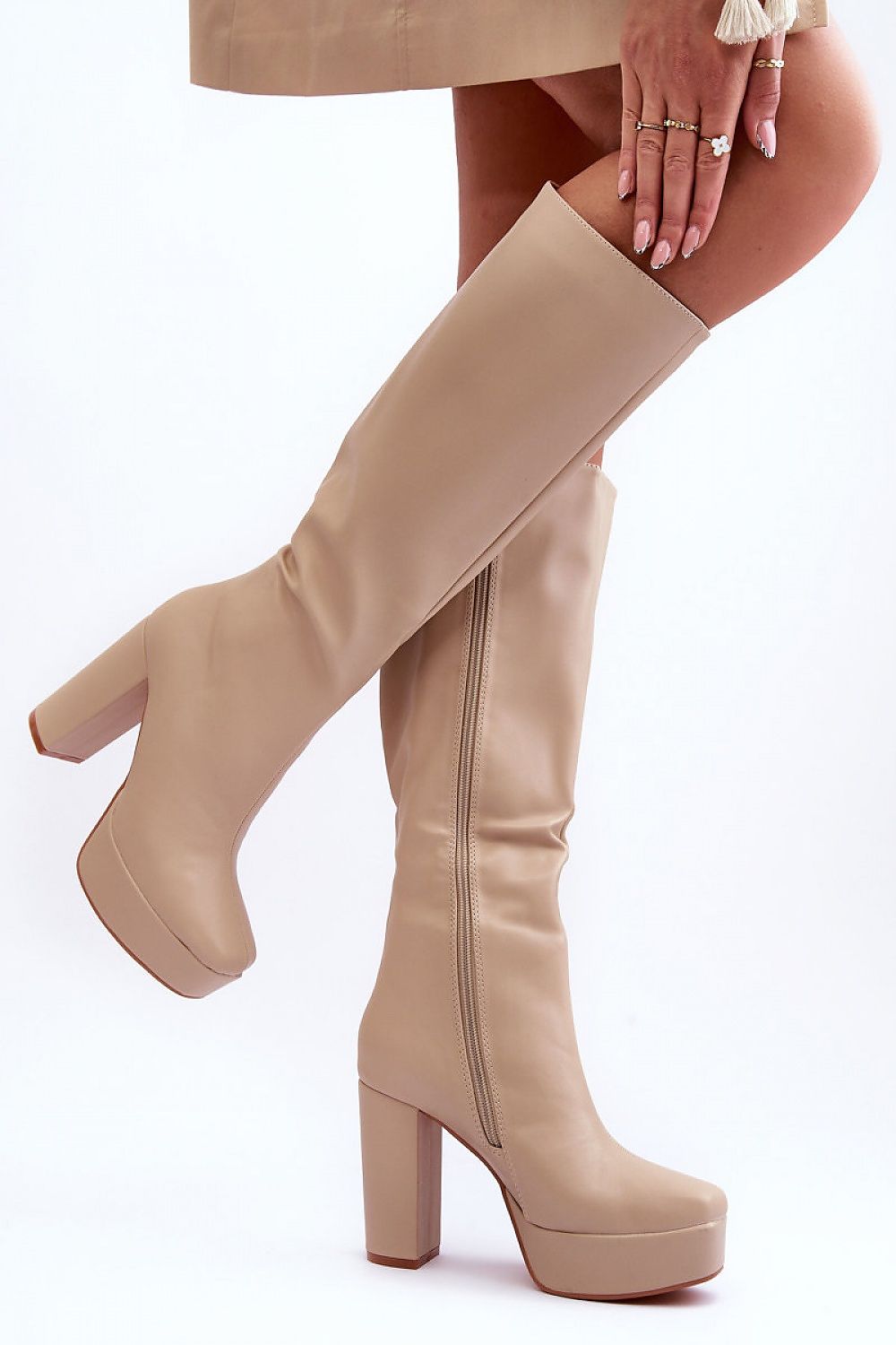 Heel boots Step in style