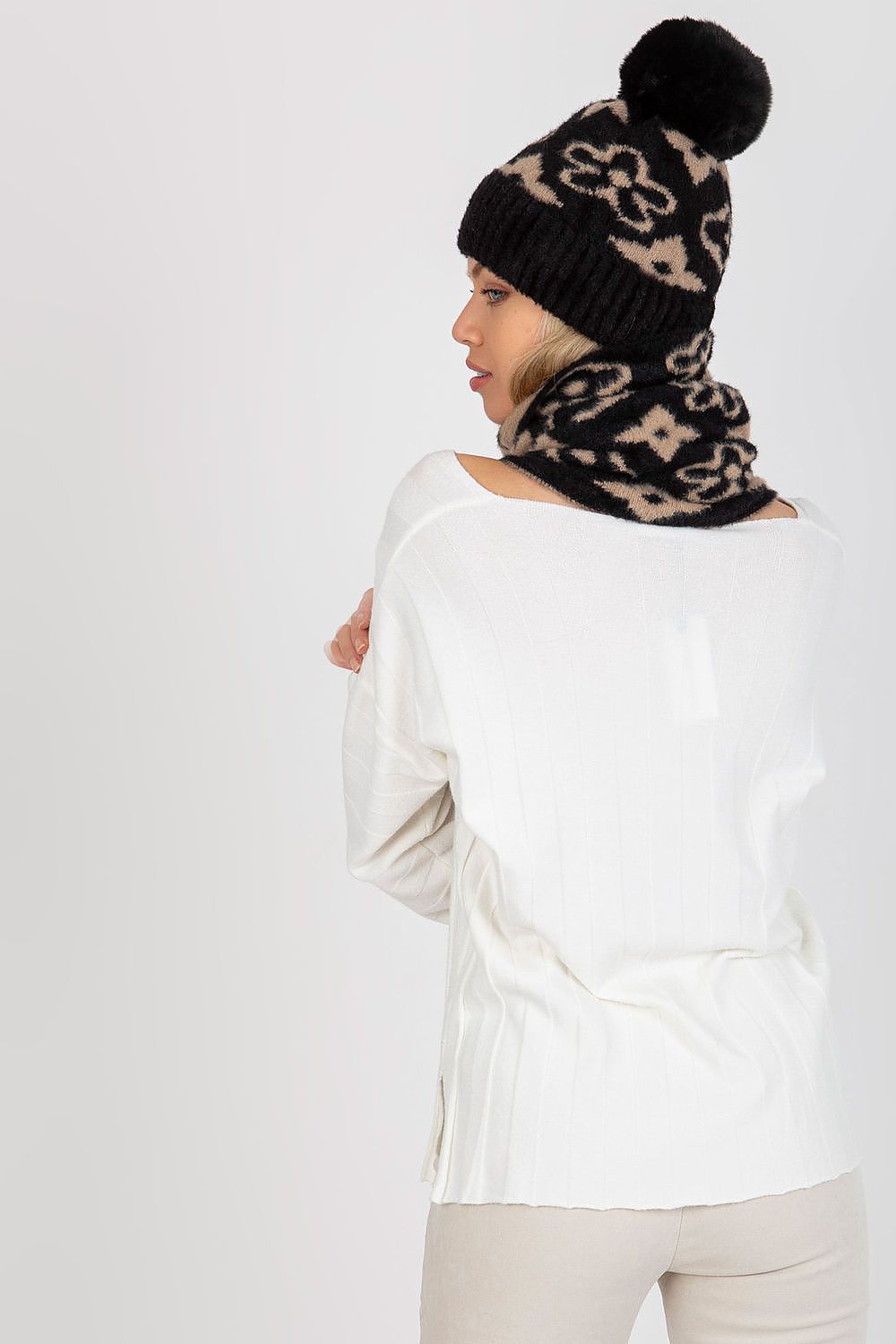  Infinity Scarf model 185922 AT 