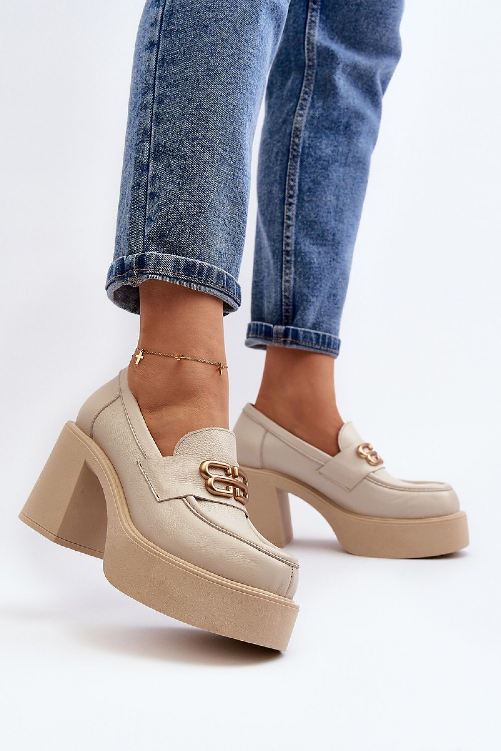 Heeled low shoes Step in style