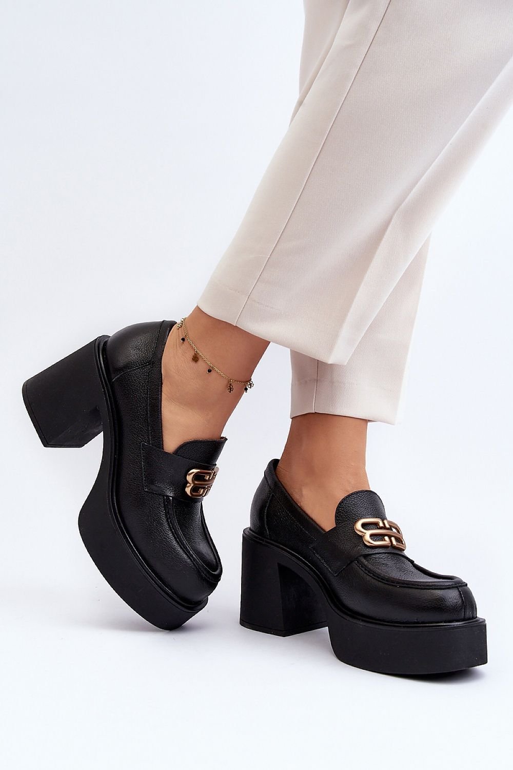 Heeled low shoes Step in style