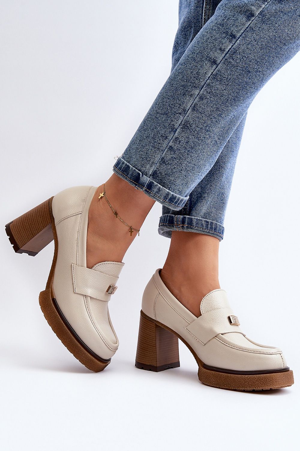 Heeled low shoes Step in style