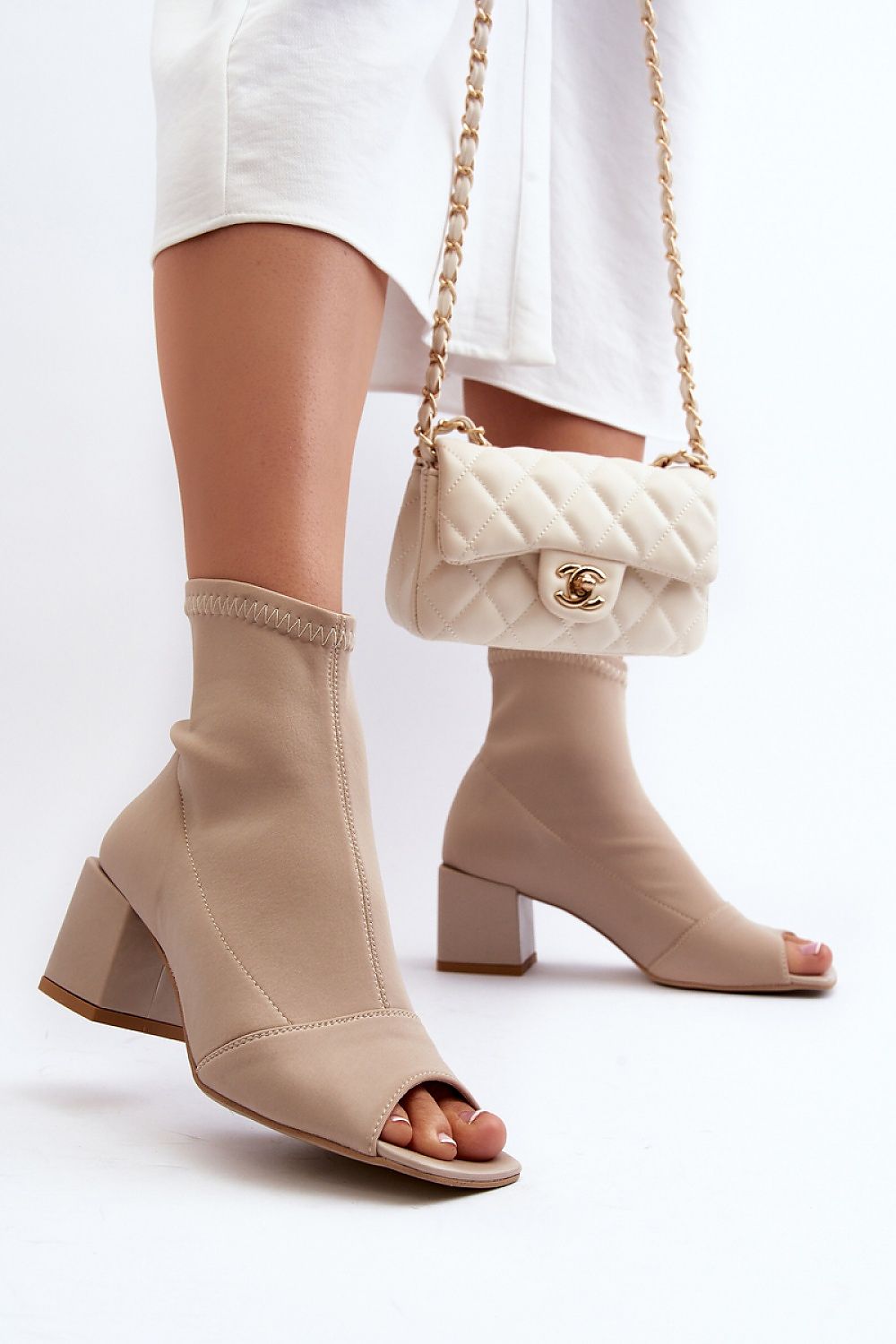 Heel boots Step in style