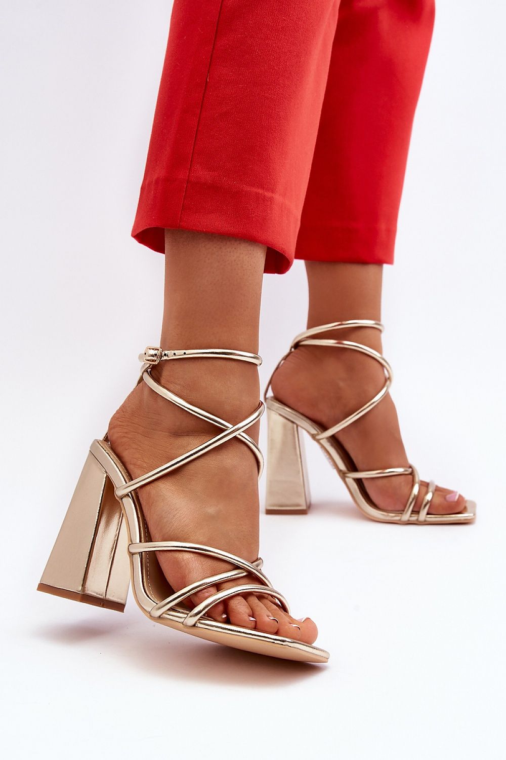 Heel sandals Step in style