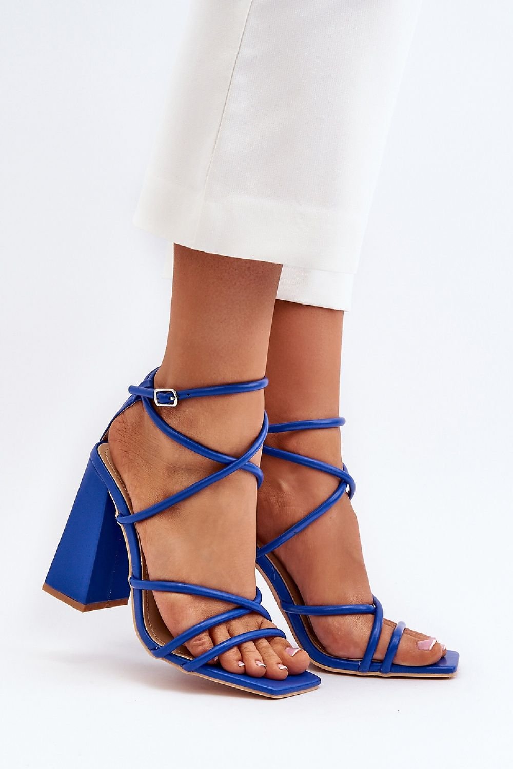 Heel sandals Step in style