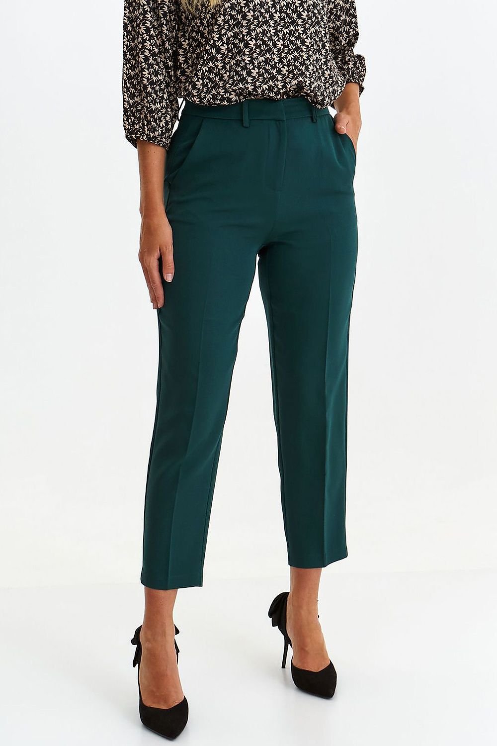 Women trousers model 185506